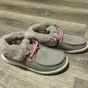 Size 5, they run a little big